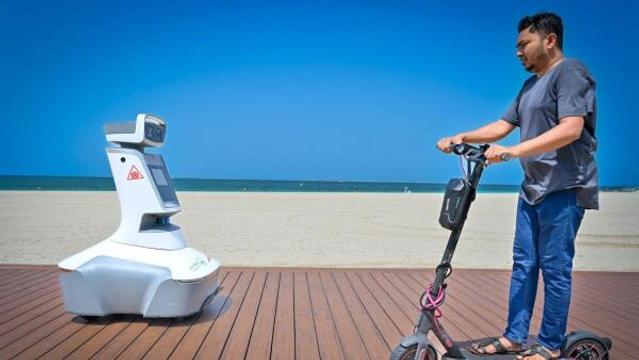 dubai-security-robot